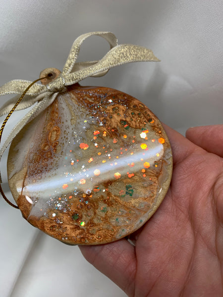 Resin Christmas ornament - Gold-bronze