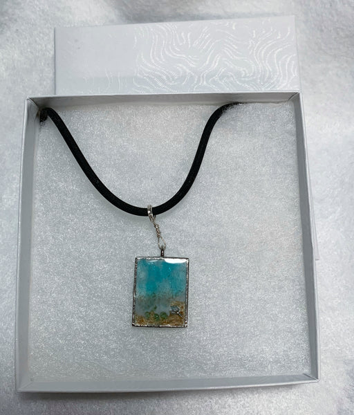 Resin sea pendent-square